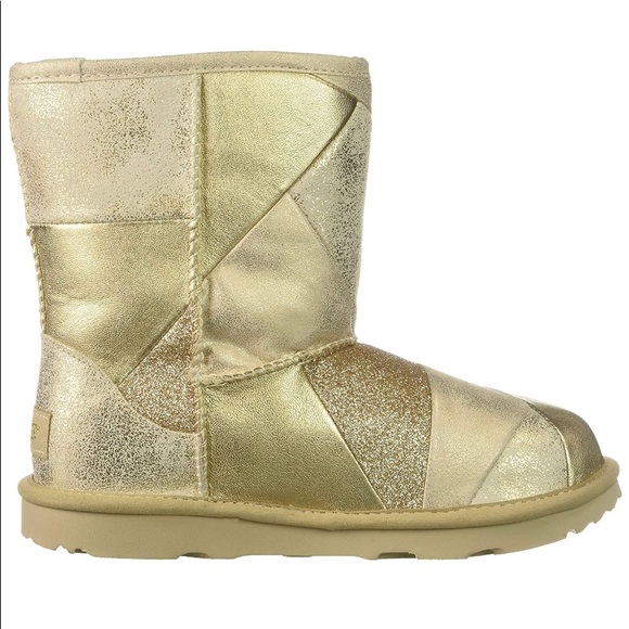 SOLD Ugg Classic Short II Patchwork - Picture 2 of 8